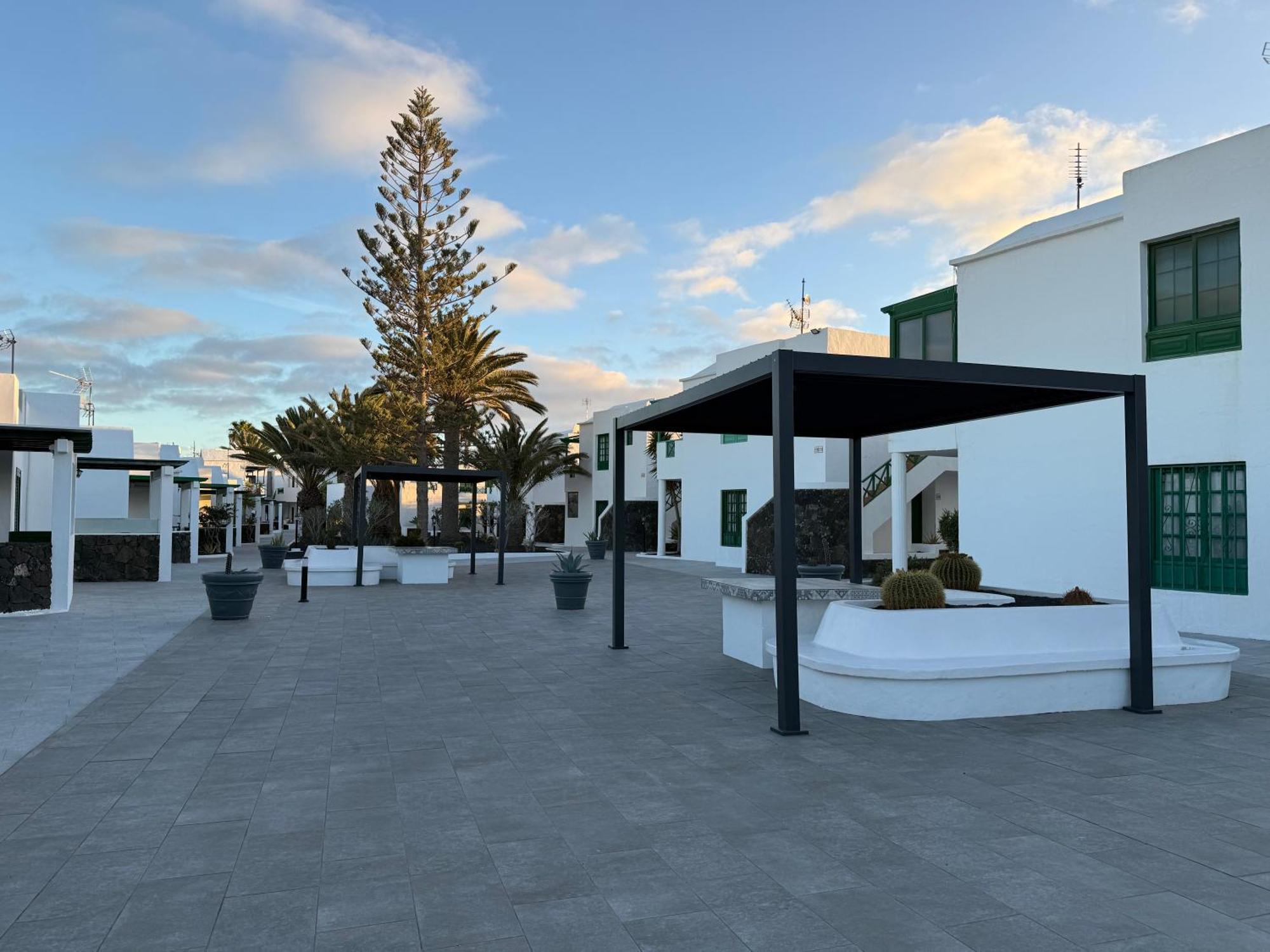 Sol Y Lava Puerto del Carmen (Lanzarote)